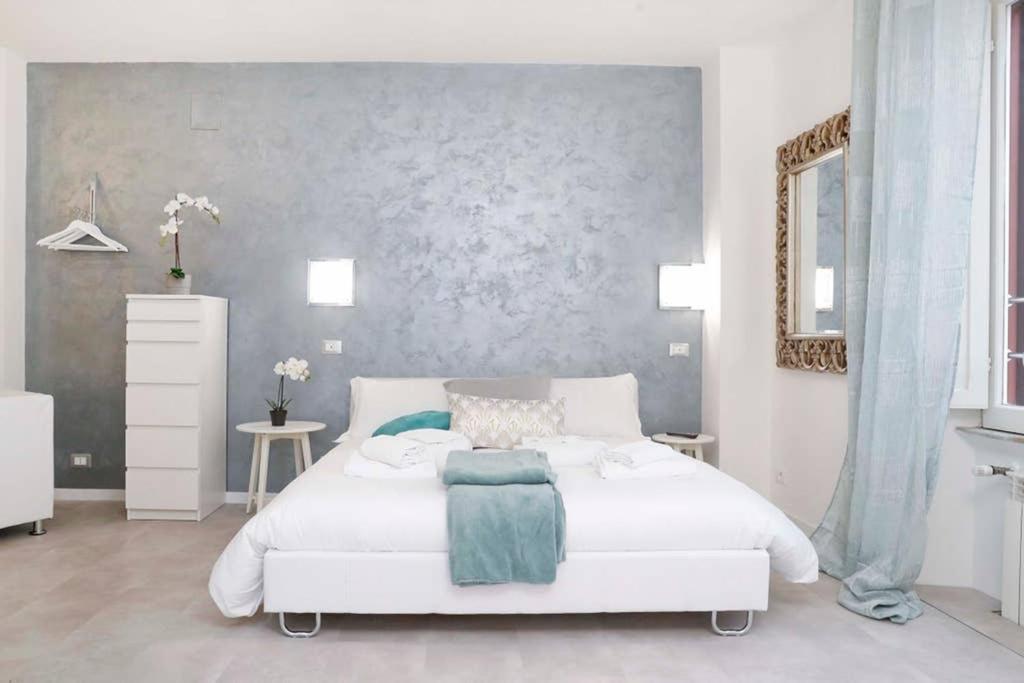 White Panoramic Jacuzzi Suite Trastevere - Top Collection Ρώμη Εξωτερικό φωτογραφία