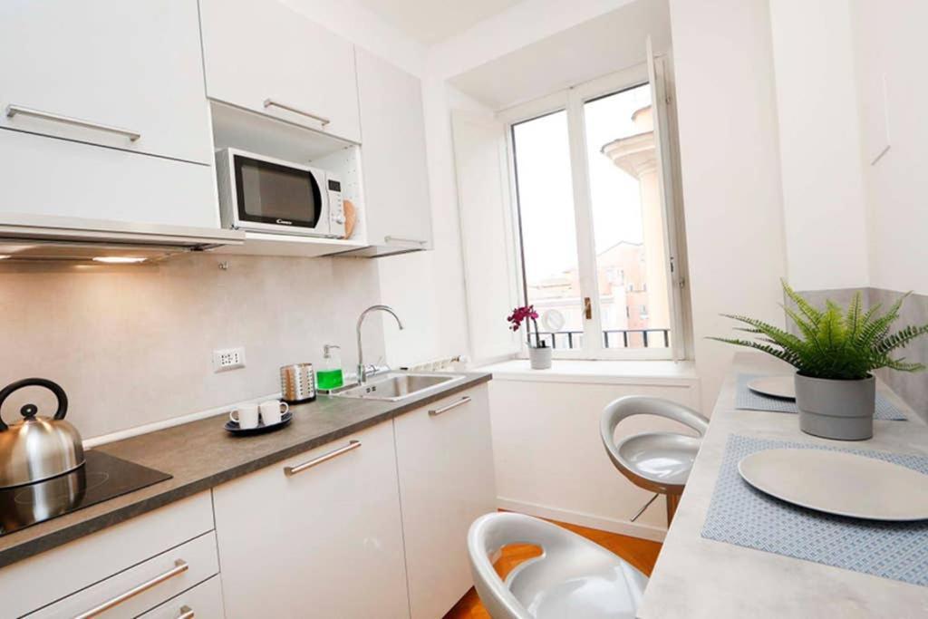 White Panoramic Jacuzzi Suite Trastevere - Top Collection Ρώμη Εξωτερικό φωτογραφία