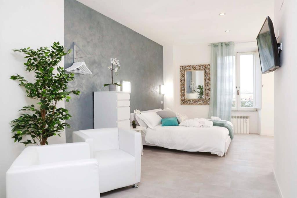 White Panoramic Jacuzzi Suite Trastevere - Top Collection Ρώμη Εξωτερικό φωτογραφία